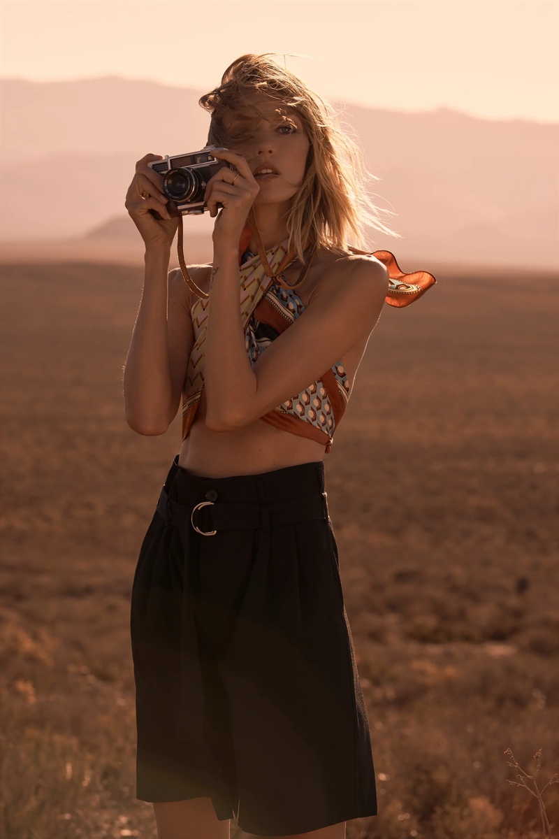 Anja Rubik poses in Zara Let's Tie Up spring-summer 2021 trend guide.