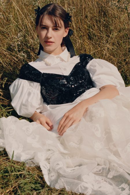 Daisy, Francesca, Adwoa Head Outdoors for Simone Rocha x H&M Campaign Daisy Edgar-Jones stars in Simone Rocha x H&M campaign.