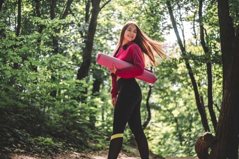 Woman Yoga Mat Leggings Red Cropped Hoodie