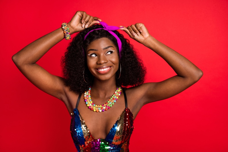 Black Model Wig Headband Hair Tie Smiling