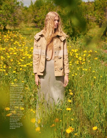 Daphne Groeneveld Takes On Outdoor Style for ELLE Italy Daphne Groeneveld Takes On Outdoor Style for ELLE Italy