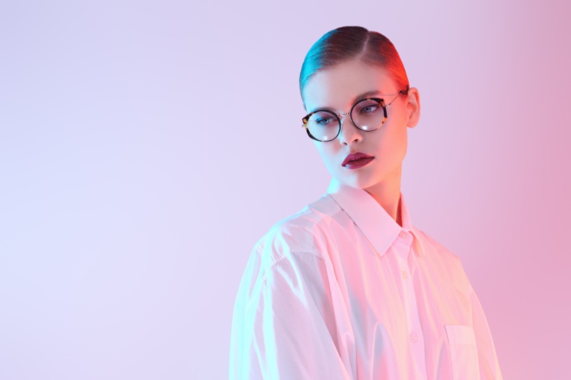 Model Optical Glasses White Shirt Pink Light