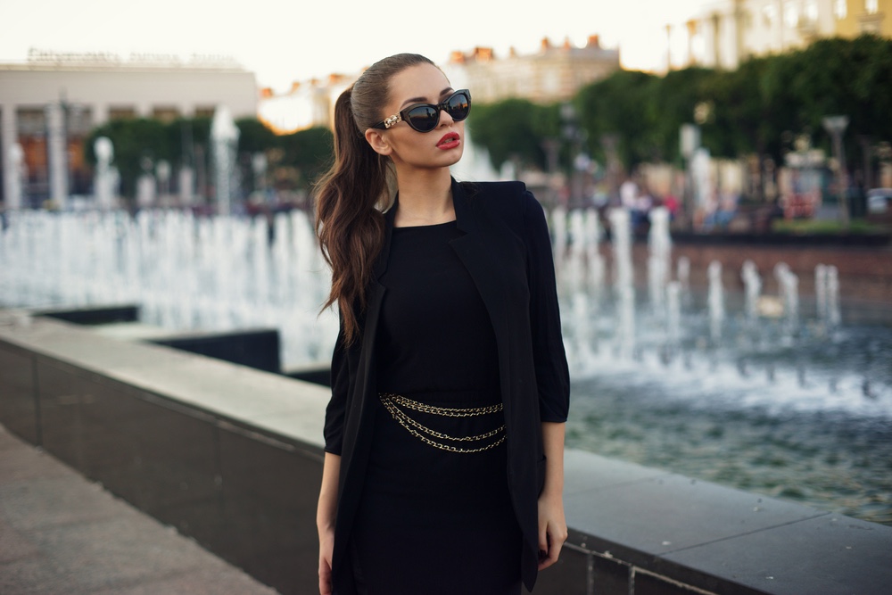Model Professional Black Dress