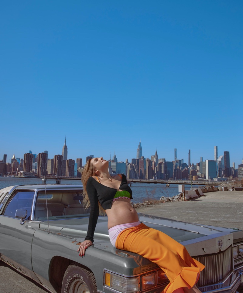 Valentina Ferrer poses on a car. Photo: An Le / Vogue Mexico