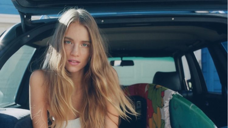 Boldness: Rebecca Leigh Longendyke Models Zara’s Beachwear Styles