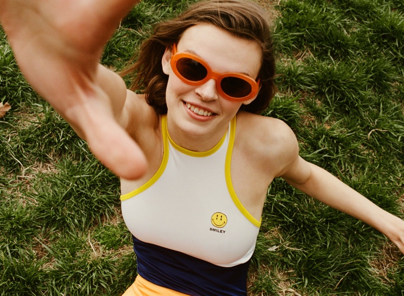 Cara Taylor is all smiles in Zara Smiley Happy Collection Colorblock Dress.