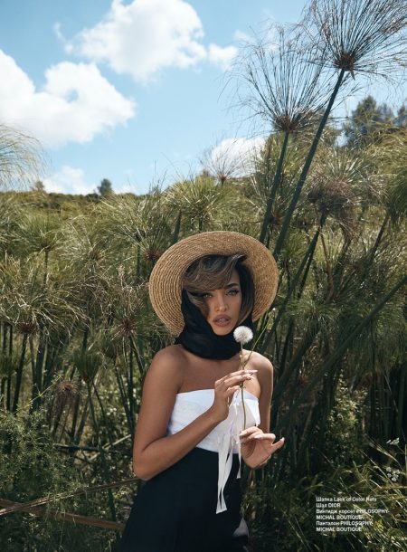 Eden Fines Poses in Countryside Styles for Glamour Bulgaria Eden Fines Poses in Countryside Styles for Glamour Bulgaria