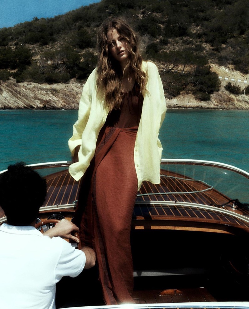 Massimo Dutti features linen pieces in summer 2021 collection.