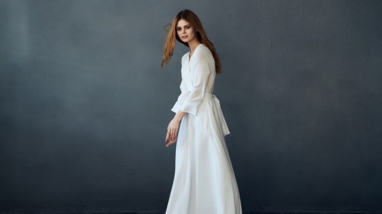 Model Romantic White Dress