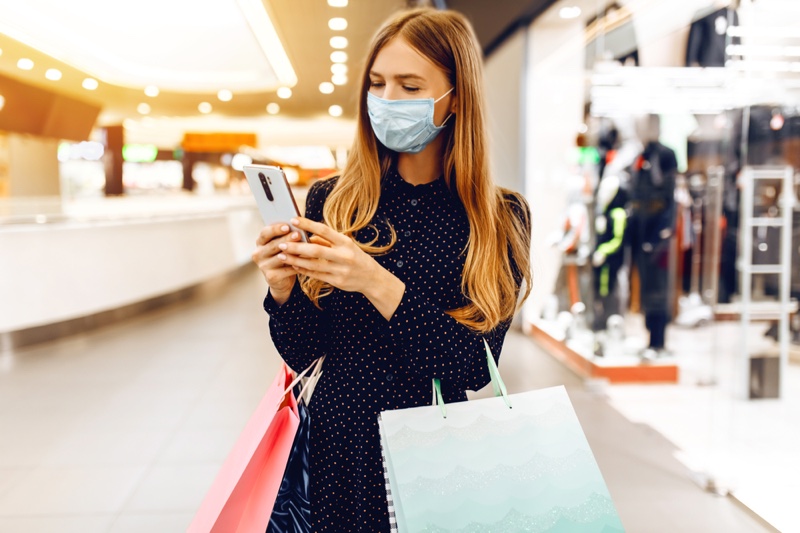 Woman Shopping Mall Face Mask Polka Dot Outfit