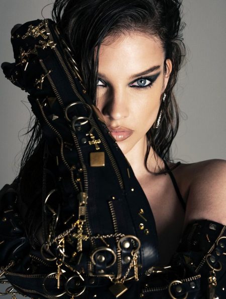 Barbara Palvin Turns Up the Heat for L'Officiel Italy Barbara Palvin Turns Up the Heat for L'Officiel Italy