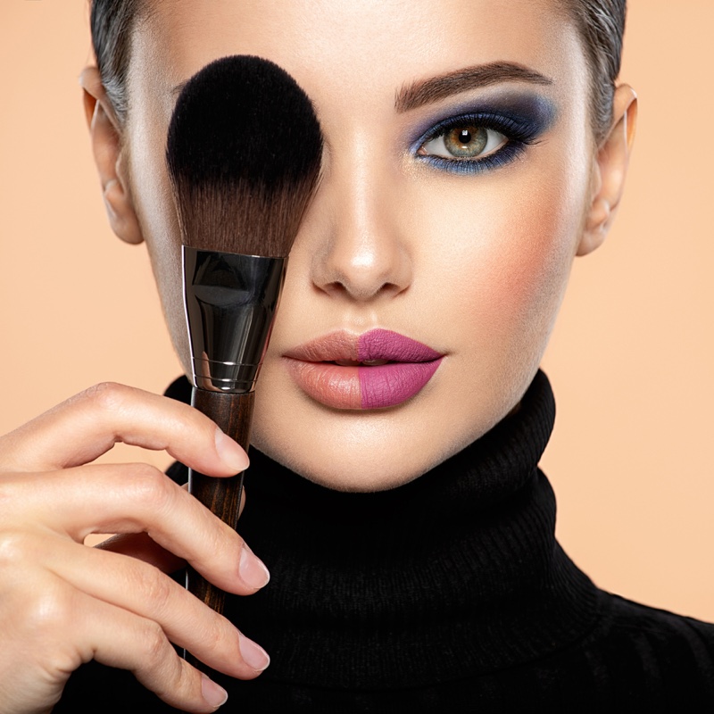 Beauty Makeup Brush Blue Eyeshadow Two Tone Lipstick