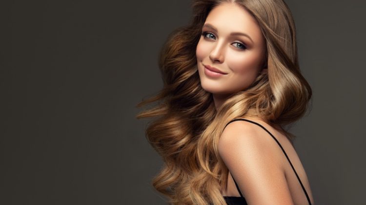 Model Blonde Light Brown Hair Wavy Glam