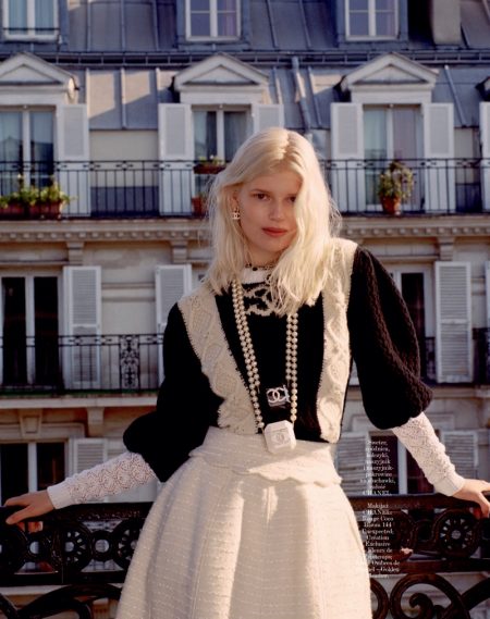 Ola Rudnicka Looks Chic in Chanel for Vogue Poland Ola Rudnicka Looks Chic in Chanel for Vogue Poland