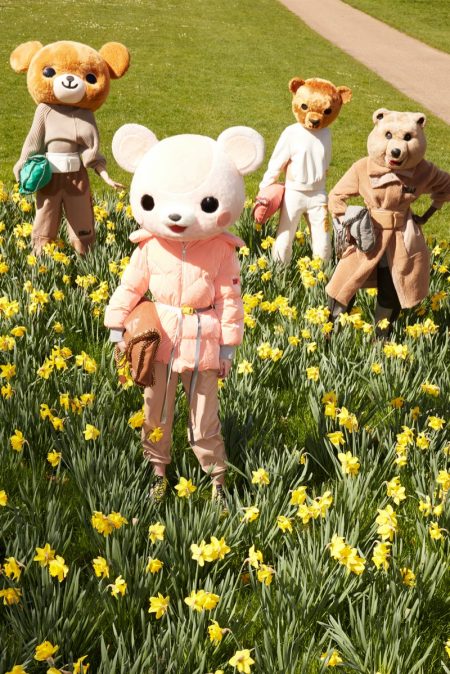 Stella McCartney Celebrates Animals With Fall 2021 Campaign Stella McCartney features animals in fall 2021 campaign.