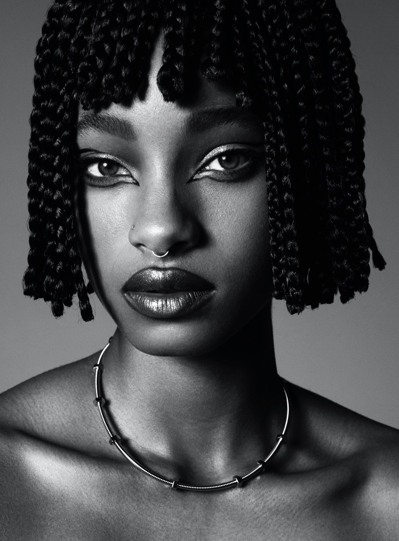 Wearing a chic bob hairstyle, Willow Smith wows in black and white.