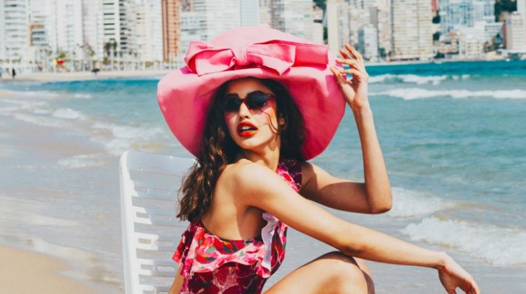 Alba Martin Embraces Colorful Beach Fashion for Mujer Hoy