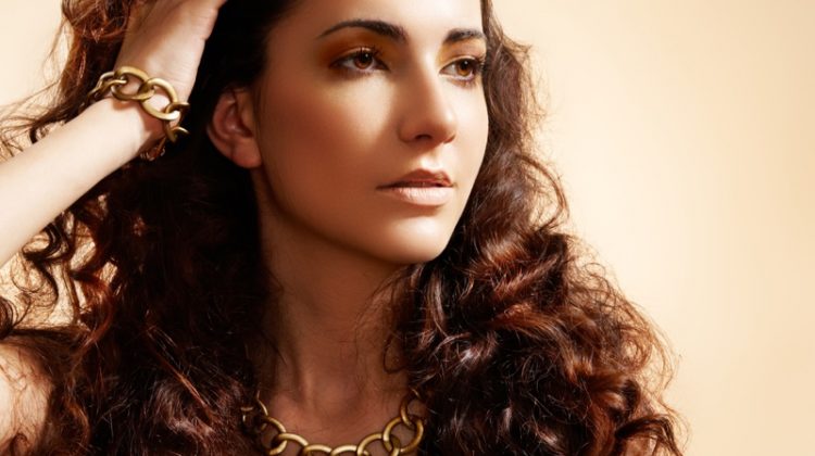5 Ways to Compare Gold Jewelry vs. Silver Jewelry