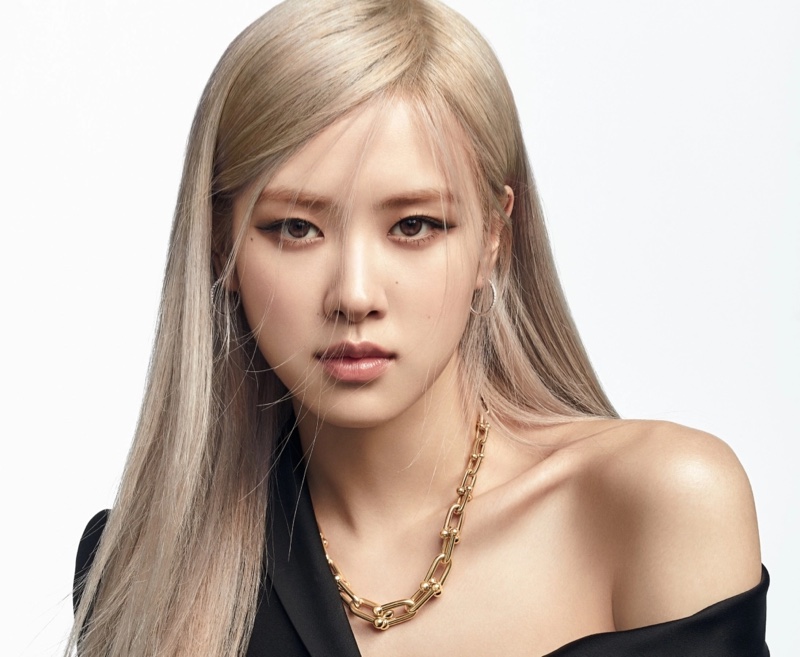 BLACKPINK's Rosé wears chain jewelry in Tiffany & Co. 2021 Tiffany HardWear campaign.