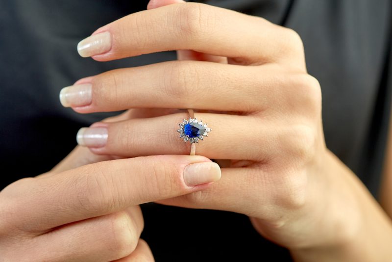 Woman Sapphire Ring