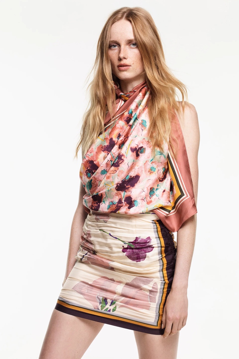 Rianne van Rompaey wears Zara Scarf Collection for fall-winter 2021.