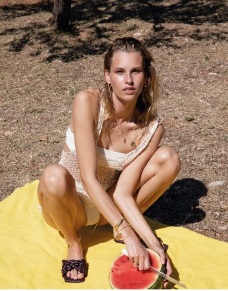 Mariina Keskitalo Embraces Warm-Weather Style for Vogue Greece Mariina Keskitalo Embraces Warm-Weather Style for Vogue Greece