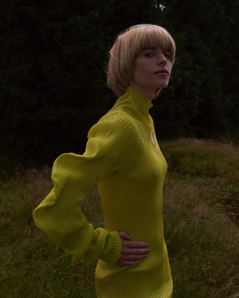 Cassidy Putnam Poses in Fall Fashion for Harper's Bazaar Czech