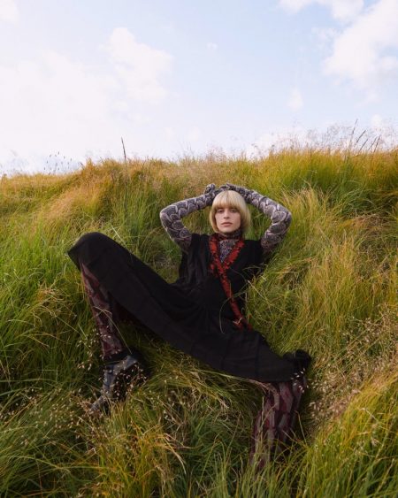 Cassidy Putnam Poses in Fall Fashion for Harper's Bazaar Czech Cassidy Putnam Poses in Fall Fashion for Harper's Bazaar Czech