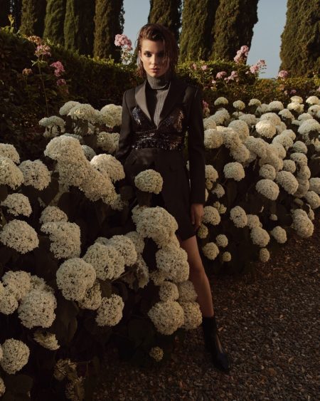 Emilia Vucinic Models All Black Looks for ELLE Germany Emilia Vucinic Models All Black Looks for ELLE Germany