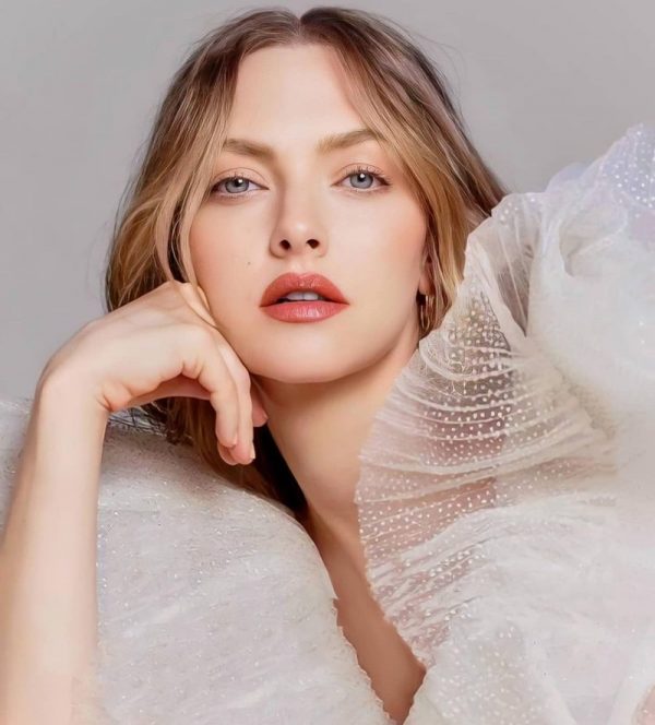 Amanda Seyfried Lancome L'Absolu Rouge 2021 Campaign