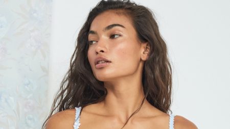 Kelly & Rubina Smolder in FL&L x Victoria's Secret Fall 2021 Lingerie Kelly & Rubina Smolder in FL&L x Victoria's Secret Fall 2021 Lingerie