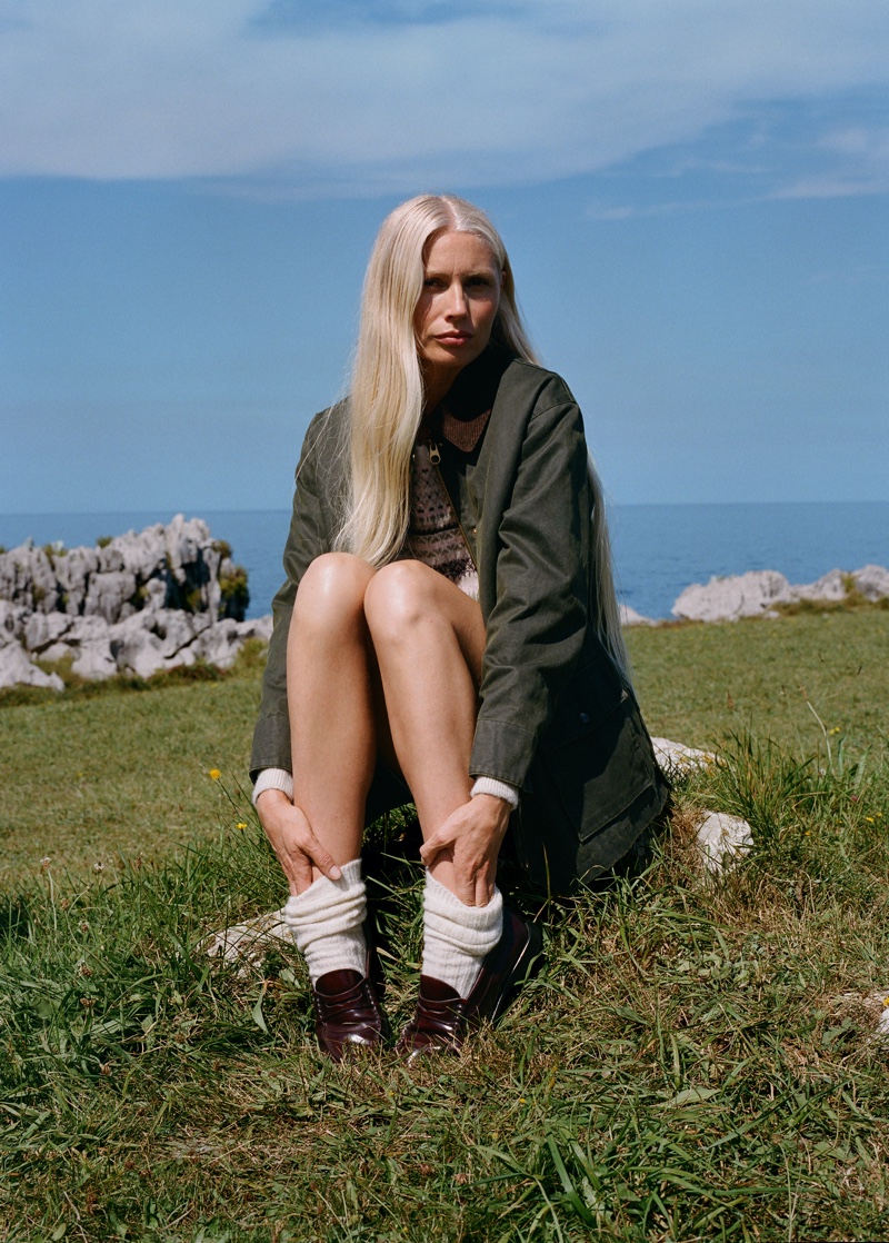 Mango Far From the Crowd fall-winter 2021 trend guide.