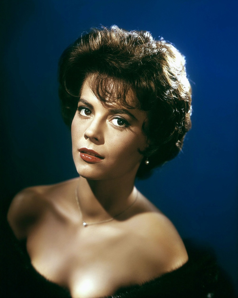 Natalie Wood shows off full curls with bangs in 1958. | Photo Credit: AF archive / Alamy Stock Photo