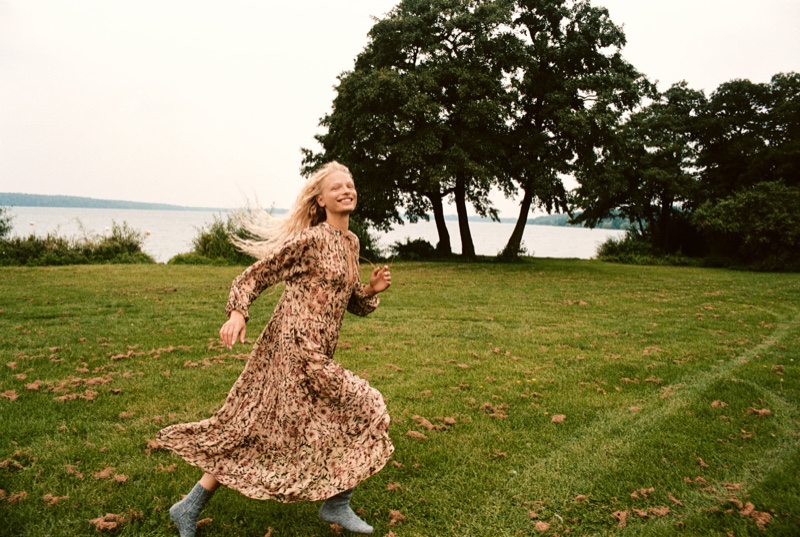 Frederikke Sofie poses in bohemian style dress from Zara's fall 2021 collection.