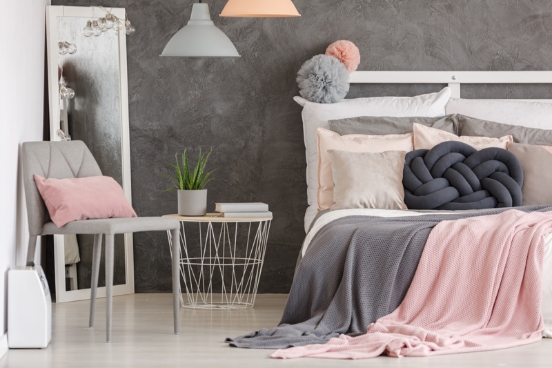 Bedroom Pink Grey Blankets Decor