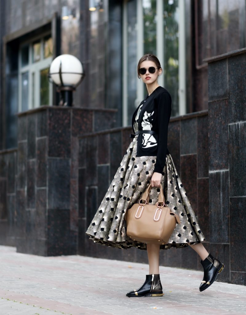 Woman Elegant Street Style