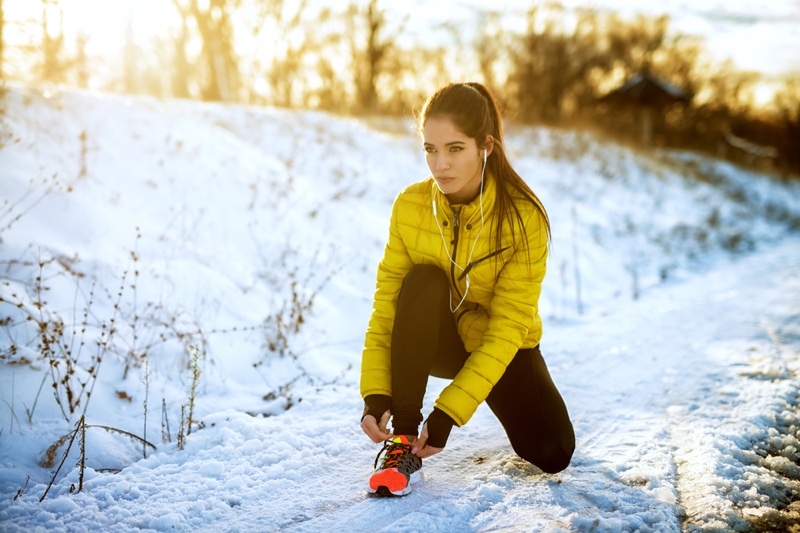 Woman Winter Workout Yellow Jacket Lacing Sneakers