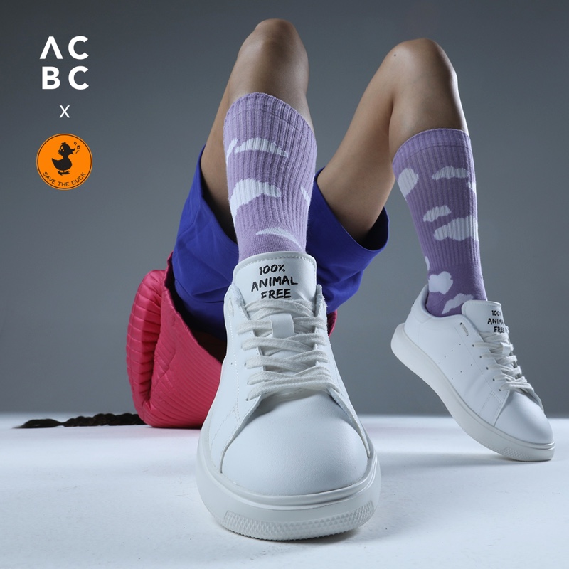 Unveiling their second collaboration, Save The Duck and ACBC design sustainable sneakers for the fall-winter 2021 season.