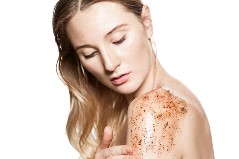 Blonde Model Body Scrub Shoulder