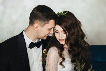 Planning a Vegas Wedding Couple Married Bride Groom Leaves