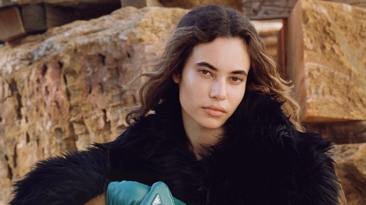 Erin Eliopulos Models Statement Bags for InStyle Mexico