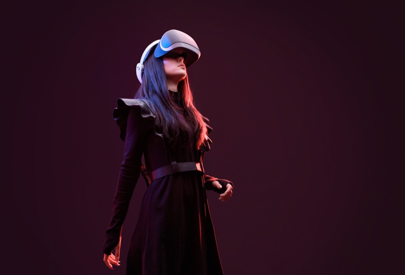 Model Virtual Headset Black Dress Fashion