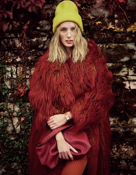 Paulina Szczepanek Wears Cold-Weather Fashion for ELLE Greece Paulina Szczepanek Wears Cold-Weather Fashion for ELLE Greece