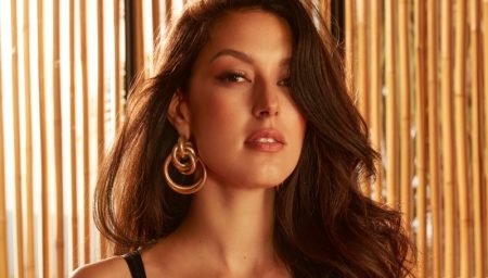 Rebecca Mir Wows for Hunkemoller Lingerie Collaboration Rebecca Mir stars in Hunkemoller lingerie campaign. Photo: Hunkemoller
