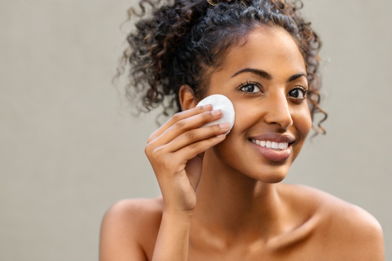 Happy Black Woman Cotton Round Face Skin