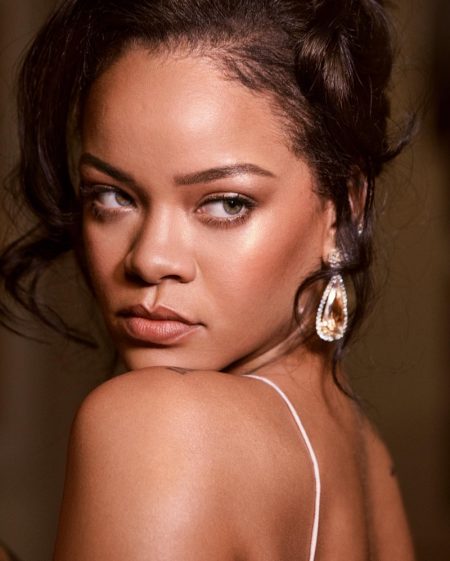 Rihanna Stuns in Fenty Beauty's Liquid Killawatt Highlighter Fenty Beauty unveils Killawatt highlighter in liquid form. Photo: Fenty Beauty