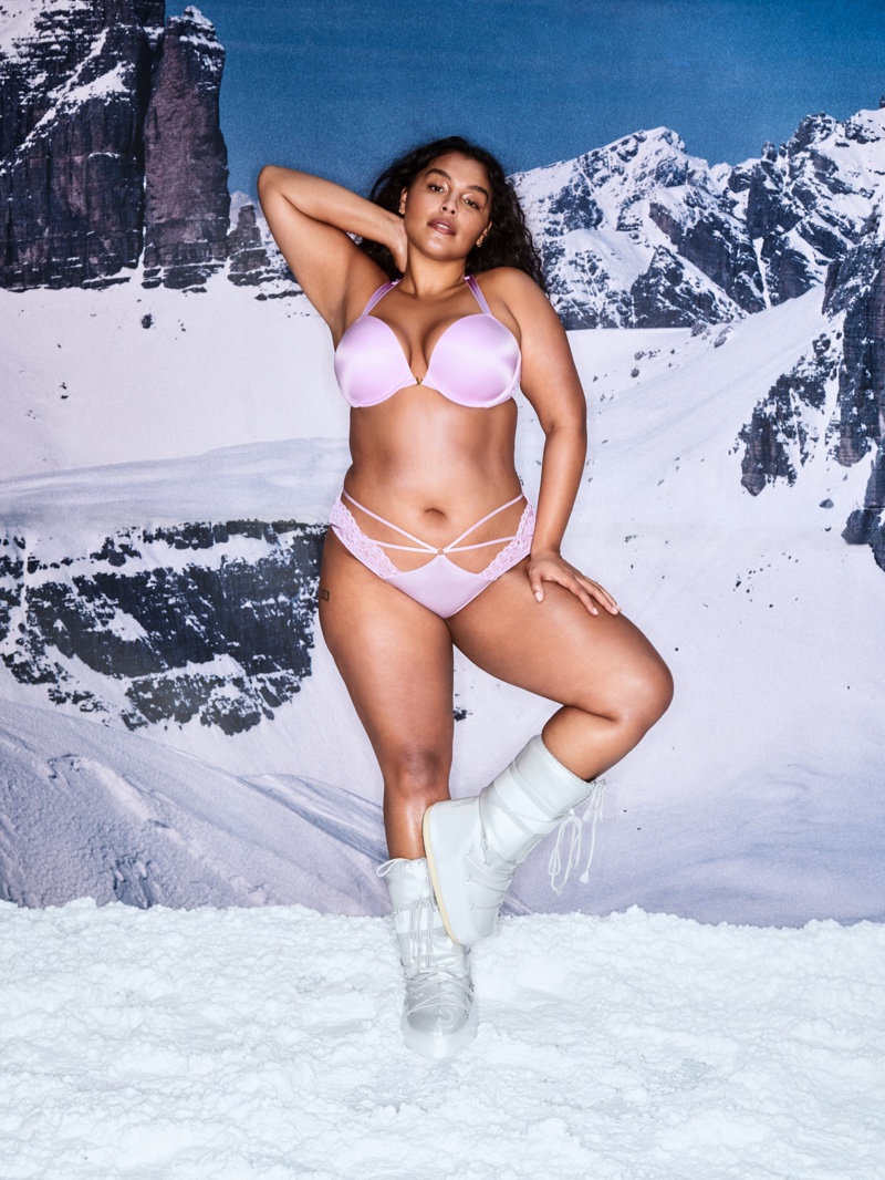 Paloma Elsesser wears Victoria's Secret Very Sexy Lace-back Front-close Push-Up Bra & Micro Lace Inset Cheeky Panty. Photo: Zoey Grossman