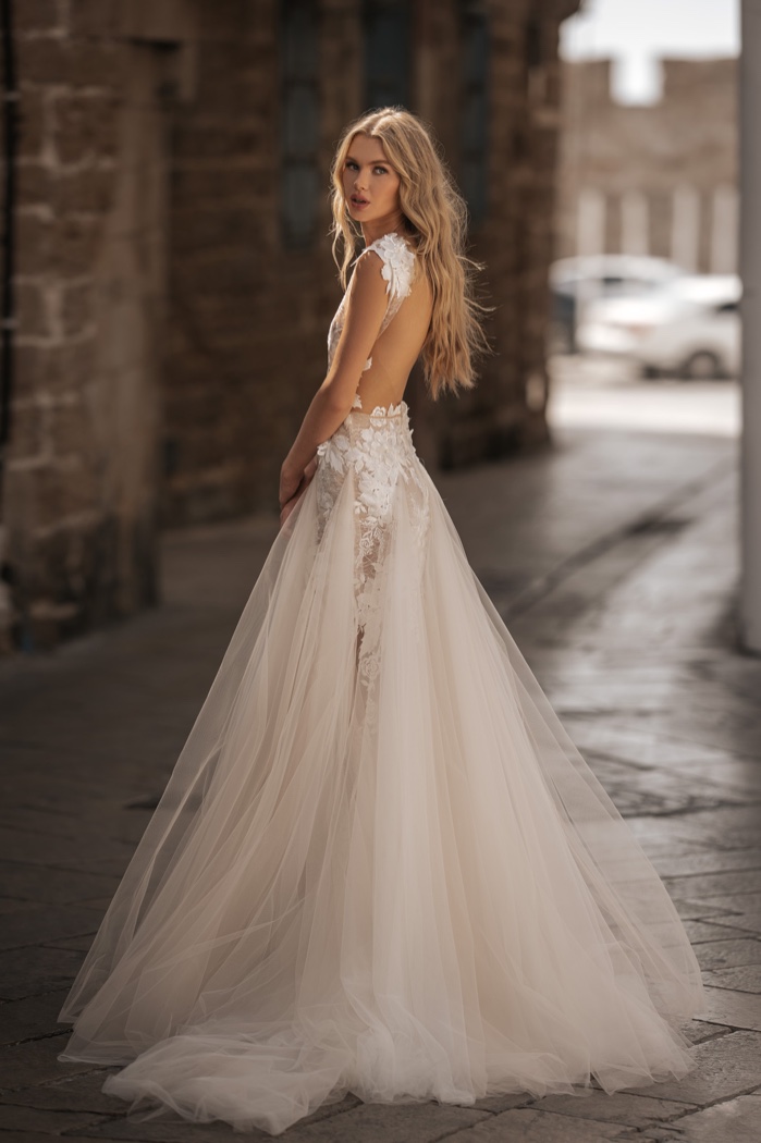 PRIVÉE by BERTA Unveils Romantic Wedding Dresses for Fall 2022