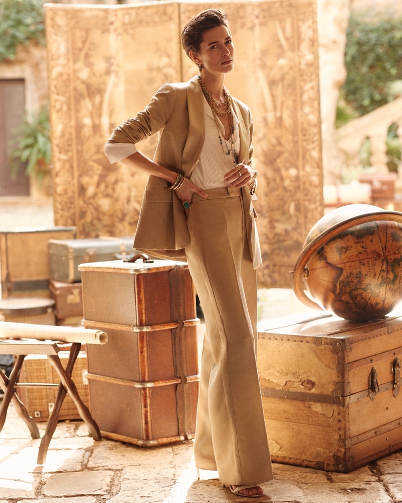 Louise de Chevigny poses for Banana Republic spring 2022 campaign.