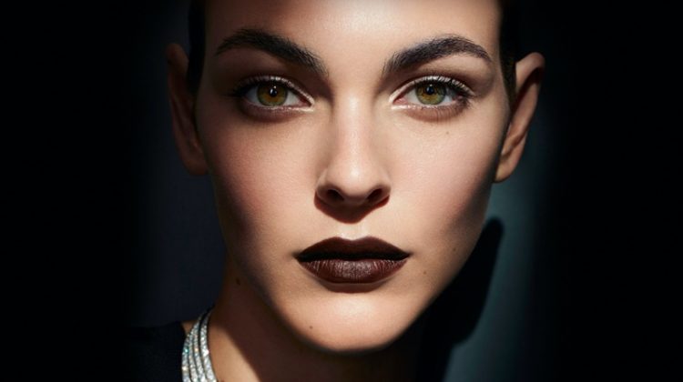 Vittoria Ceretti Dazzles in Chanel Rouge Allure Velvet La Comète Lipstick